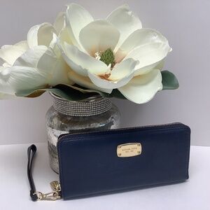 Michael Kors Blue Pebbled Wallet Wristlet, EUC